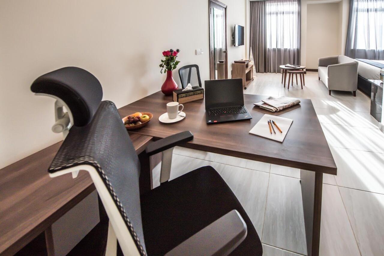 Glam Hotel Nairobi - Near Westgate Mall, Westlands ภายนอก รูปภาพ
